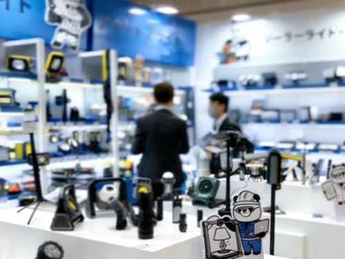 Svetlý Max|Náš japonský tím zdieľa prehľady trhu z veľtrhu osvetlenia