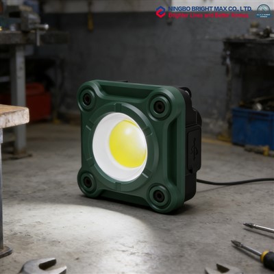 Dobíjacie LED pracovné a bodové svetlo